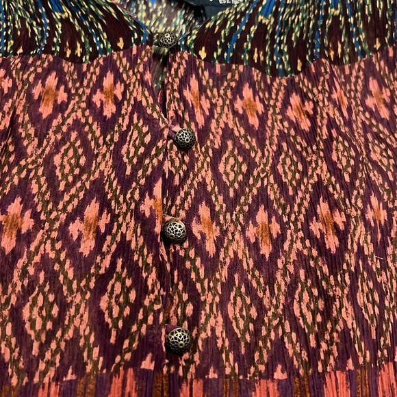 Lucky brand top long sleeve with ties size Small Preowned - Picture 5 of 6